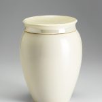 Urnica Keramik Urne, perlmuttfarbend glasiert · Antje Willer · Design